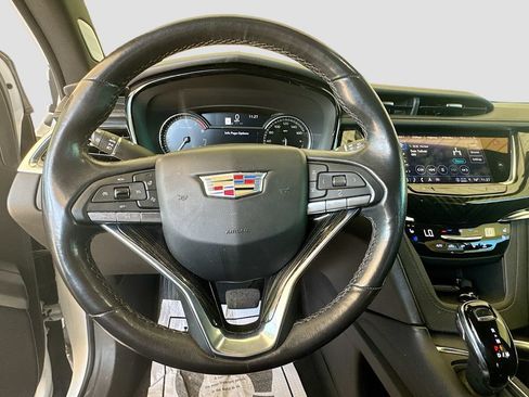Used 2023 Cadillac XT6 Premium Luxury FWD image 12