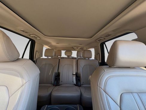 Used 2024 Ford Expedition Max Limited image 2