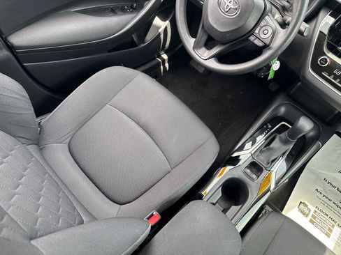Used 2022 Toyota Corolla LE FWD image 26