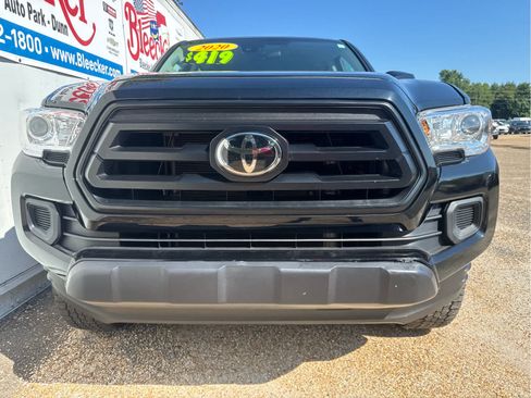 Used 2020 Toyota Tacoma SR AWD/4WD image 11