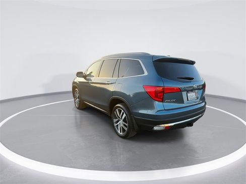Used 2018 Honda Pilot Touring image 11
