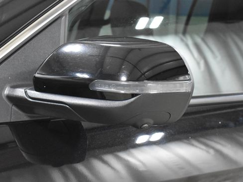 Used 2025 GMC Acadia Elevation image 36