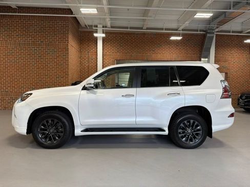 Used 2023 Lexus GX 460 Premium w/ Premium Package AWD/4WD image 4