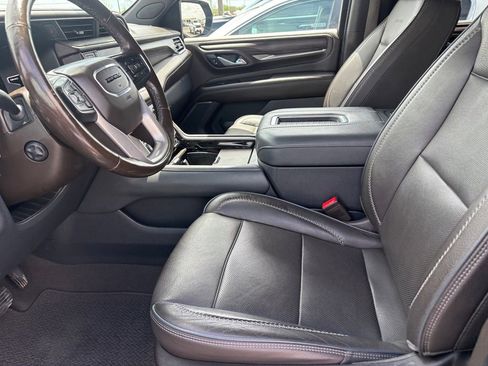 Used 2022 GMC Yukon XL Denali w/ Denali Premium Package RWD image 8