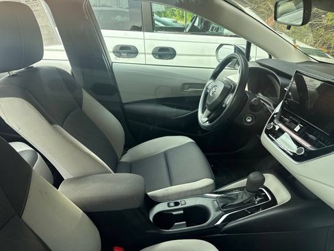 Used 2026 Toyota Corolla LE FWD image 3