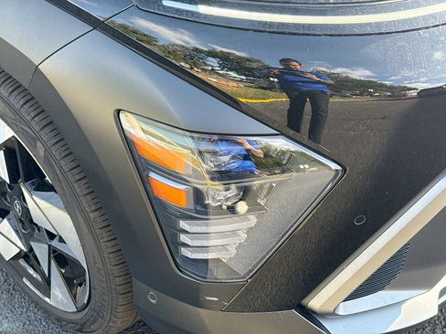 Used 2024 Hyundai Kona Limited image 33