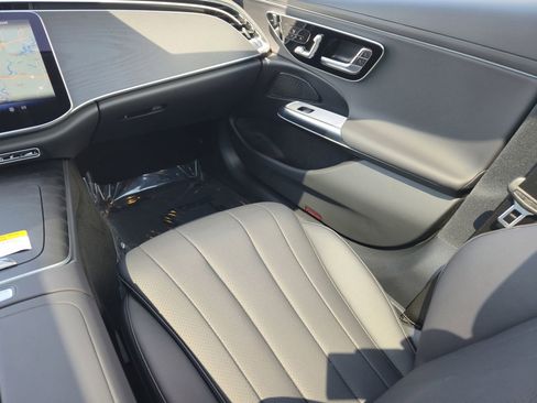 Certified 2025 Mercedes-Benz E 350 4MATIC Sedan image 15