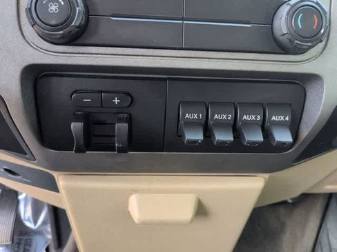 Used 2011 Ford F250 XLT w/ XLT Interior Pkg AWD/4WD image 36