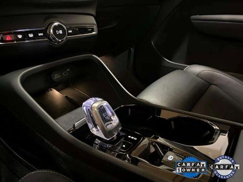 Used 2025 Volvo XC40 B5 Plus image 53