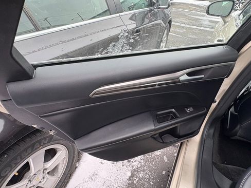 Used 2018 Ford Fusion SE w/ Equipment Group 602A image 10