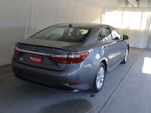 Used 2013 Lexus ES 300h w/ Luxury Pkg image 8