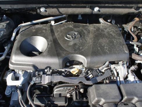 Used 2019 Toyota RAV4 XLE image 19