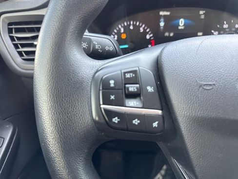 Used 2020 Ford Escape SE image 17