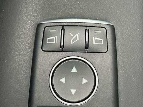 Used 2020 Tesla Model X Performance image 36