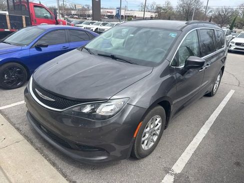 Used 2021 Chrysler Voyager Lxi image 2