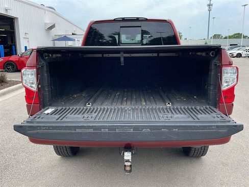 Used 2019 Nissan Titan SV AWD/4WD image 15