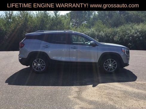 Used 2024 GMC Terrain SLT AWD/4WD image 2