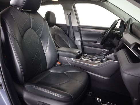 Used 2022 Toyota Highlander Platinum image 36