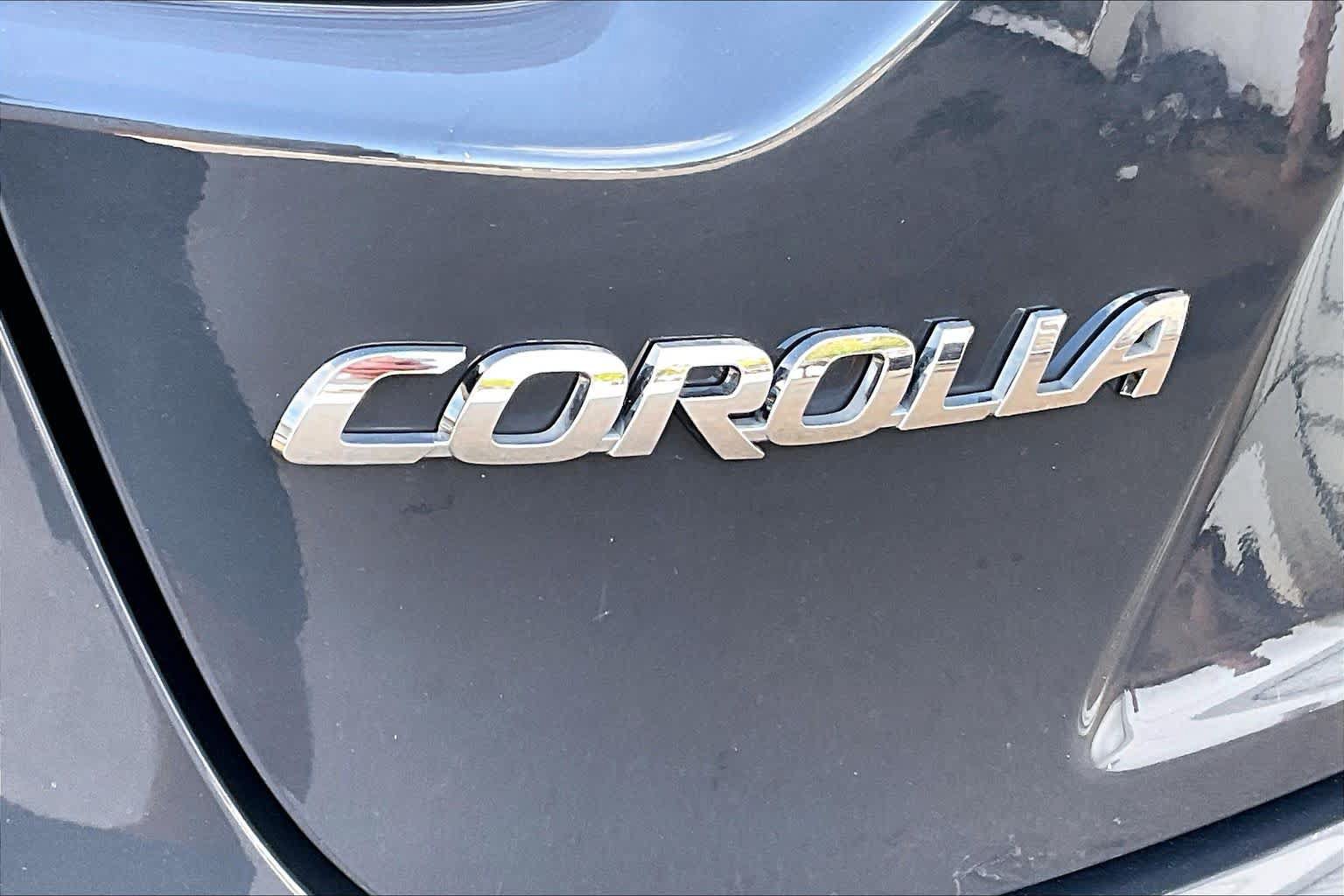 Used 2025 Toyota Corolla LE FWD image 10