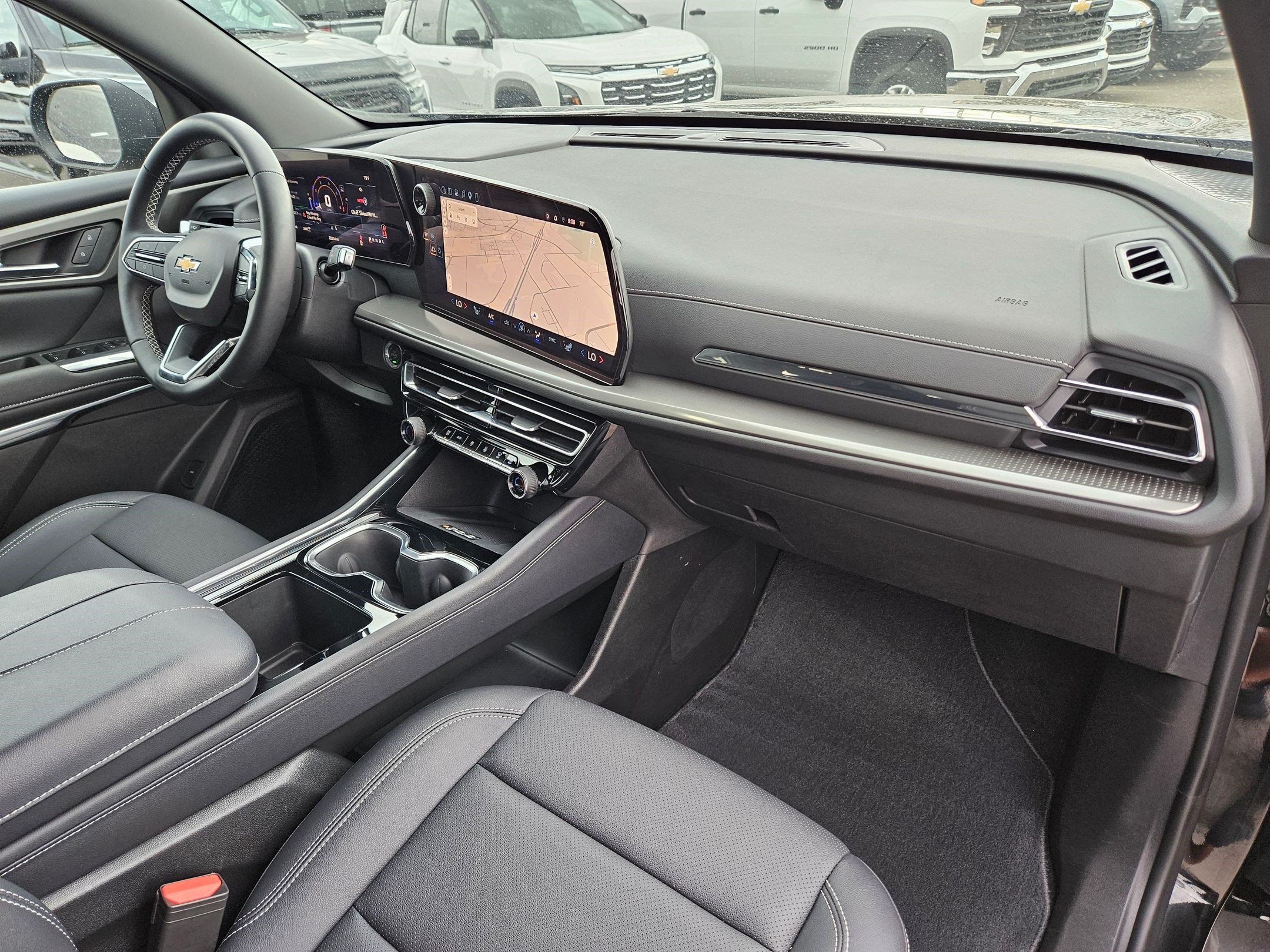 Used 2026 Chevrolet Traverse LT AWD/4WD image 32