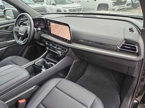 Used 2026 Chevrolet Traverse LT AWD/4WD image 32