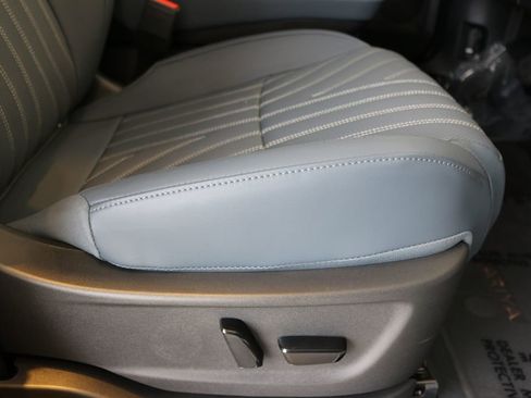 Used 2024 Nissan Ariya AWD image 39