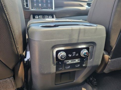 Used 2021 GMC Yukon XL Denali w/ Denali Premium Package RWD image 30