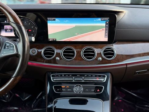 Used 2017 Mercedes-Benz E 400 4MATIC Wagon image 39