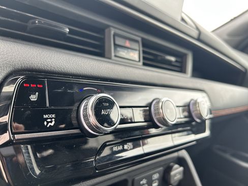 Certified 2025 Honda Pilot TrailSport image 25