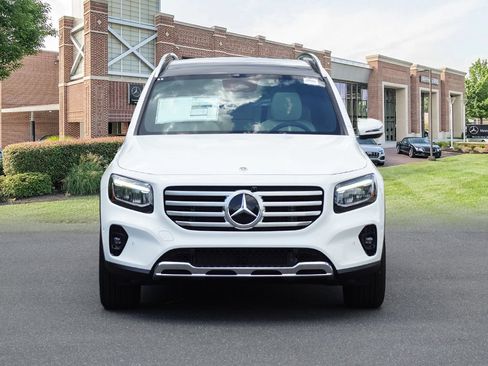 Certified 2025 Mercedes-Benz GLB 250 image 2