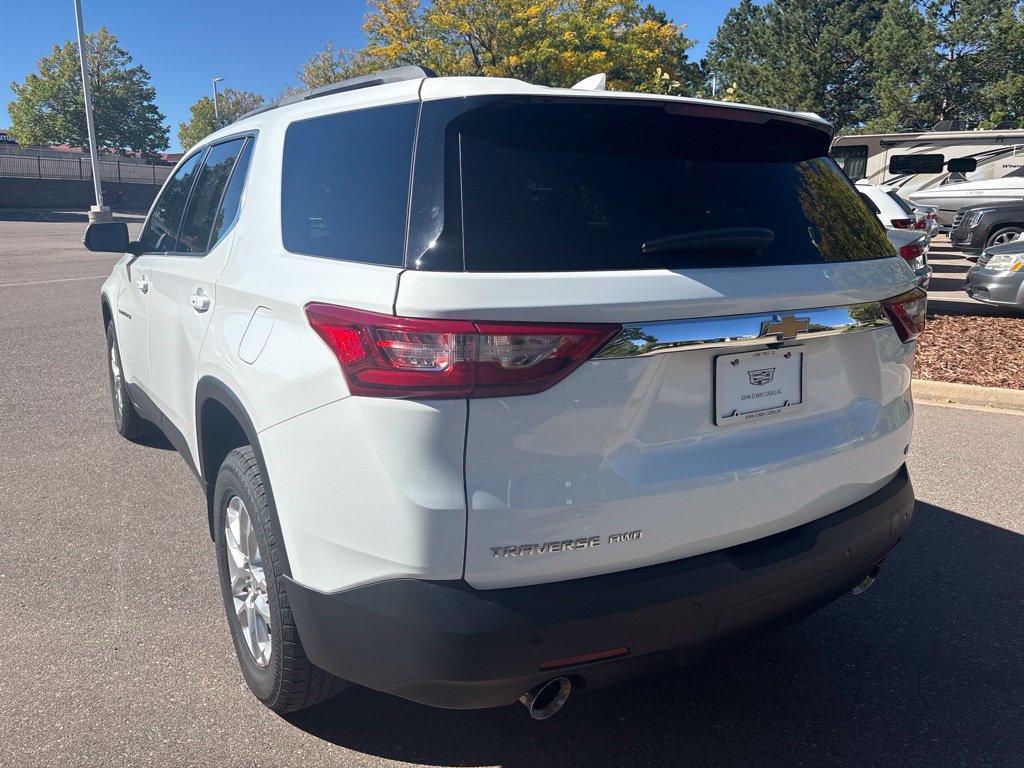 Used 2021 Chevrolet Traverse LT w/ LPO, Cargo Package AWD/4WD image 3