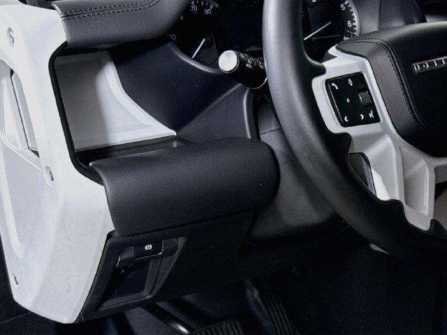 Certified 2023 Land Rover Defender 130 X-Dynamic SE AWD/4WD image 10