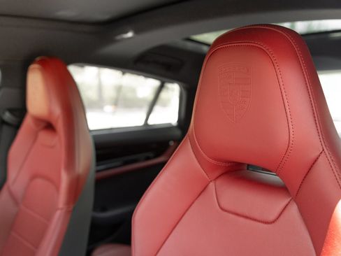 Certified 2024 Porsche Panamera RWD image 24