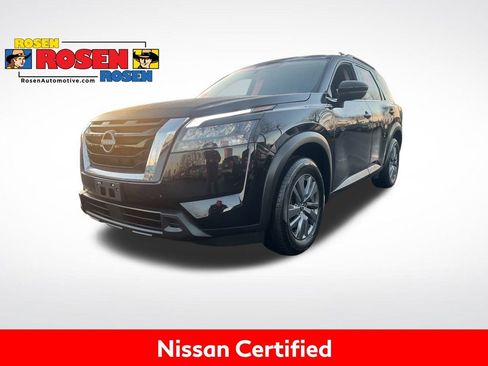 Certified 2025 Nissan Pathfinder SV image 1