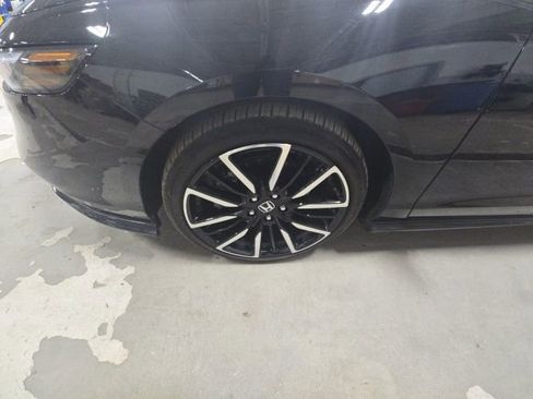 Used 2023 Honda Accord Touring image 12