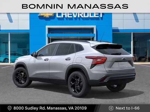 New 2026 Chevrolet Trax LT FWD image 4