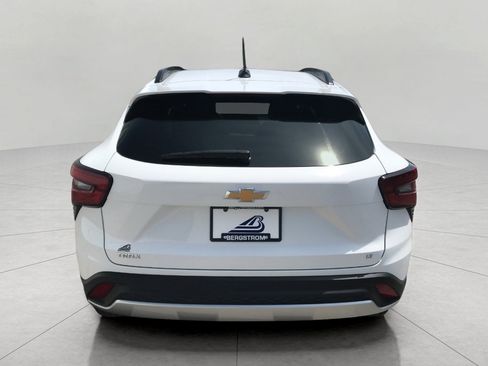 Used 2025 Chevrolet Trax LT FWD image 22