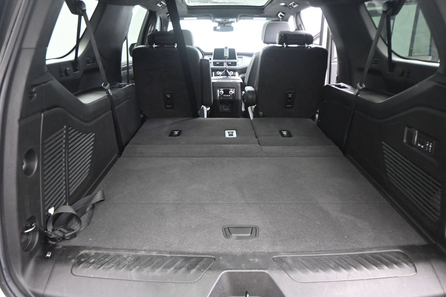 Used 2024 GMC Yukon XL SLT w/ SLT Premium Package RWD image 6