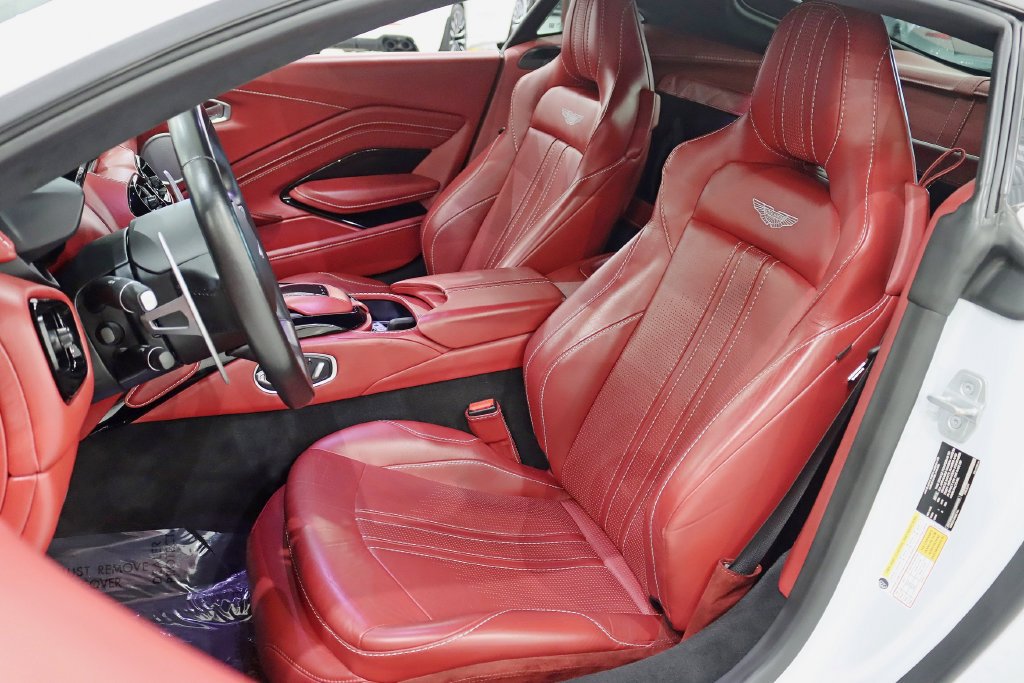 Used 2019 Aston Martin V8 Vantage Coupe RWD image 26
