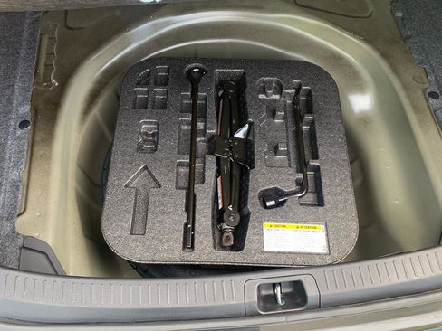 Used 2025 Toyota Corolla LE FWD image 19