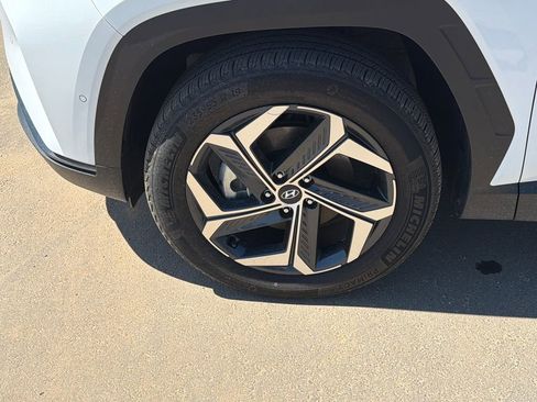 Certified 2024 Hyundai Tucson Limited AWD/4WD image 11