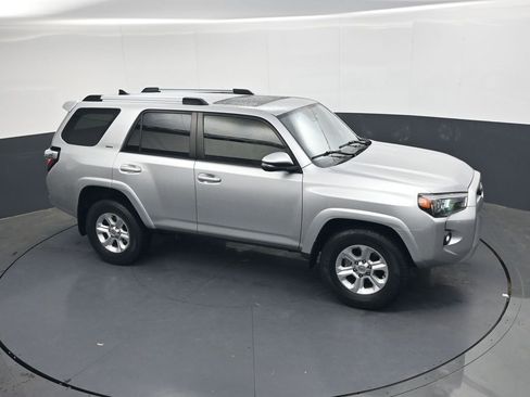 Used 2022 Toyota 4Runner SR5 Premium w/ Moonroof Package RWD image 29