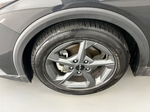 Used 2025 Kia K4 LXS image 11