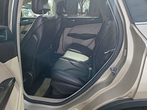 Used 2017 Lincoln MKC Reserve image 9