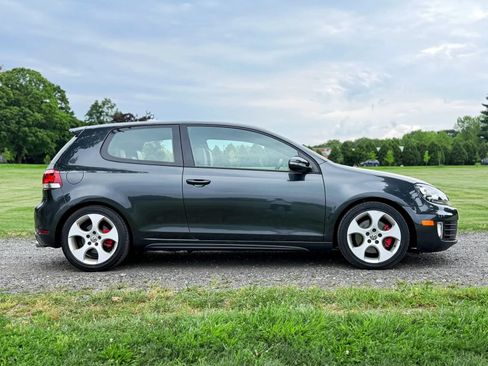Used 2010 Volkswagen GTI 2-Door FWD image 5