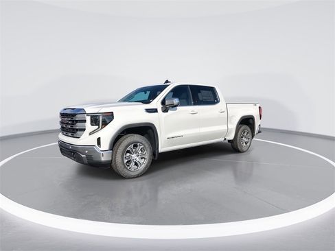 New 2026 GMC Sierra 1500 SLE image 4
