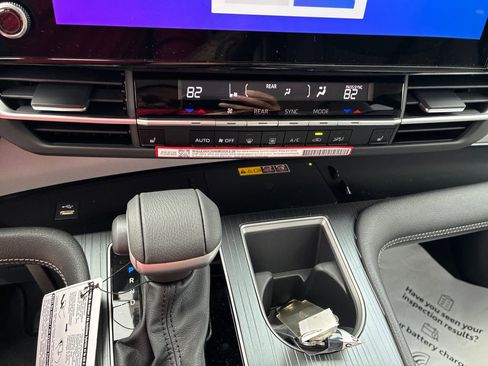 New 2026 Toyota Sienna XLE image 22