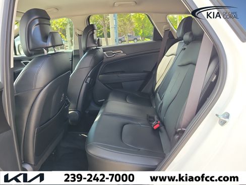 Certified 2025 Kia Sportage EX AWD/4WD image 12