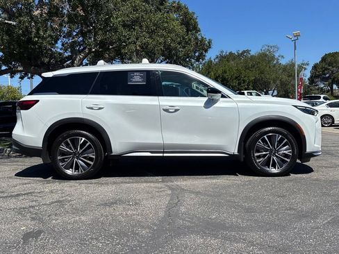 Certified 2026 INFINITI QX60 Luxe w/ Cargo Package FWD image 2