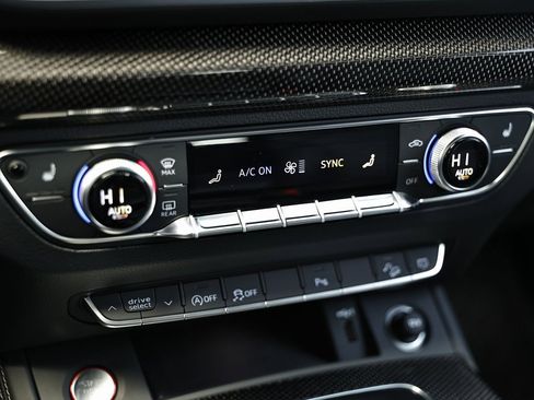 Used 2024 Audi SQ5 Premium Plus w/ Premium Plus Package image 37